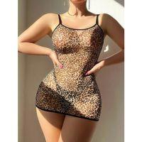 Leopar Desenli Sırt Dekolteli Gecelik