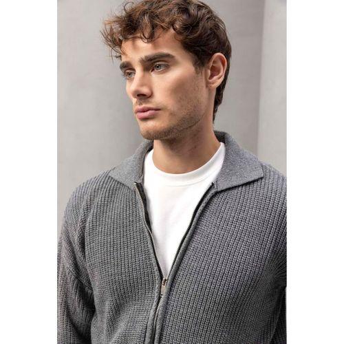 Coppola Fermuarlı Polo Yaka Triko Hırka Füme - Wenders Bisiklet Yaka Sweatshirt Beyaz - Bezayağı Kumaş Pantolon Siyah