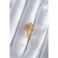Pirinç Gold Renk Pembe Zirkon Taş Kalp Charm Model Kadın Yüzük - TJ-BYK2860