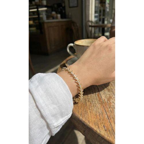 Pirinç Gold Renk Balık Sırtı Model Zirkon Taşlı Kadın Bileklik