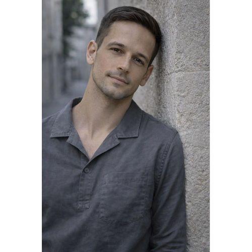 Sartre Apaş Yaka Tek Cepli İnce Modal Kumaş Uzun Kollu Yazlık Gömlek - Füme