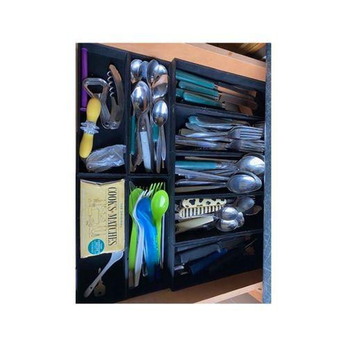 Mutfak Çekmecesi Düzenleyici (Bu ürün Sadece Plastik parçadır - Almadan Önce Soru Sorabilirsiniz)