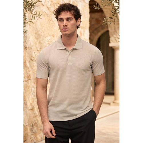 Evenor Kabartma Desenli Polo Yaka Düğmeli Relaxed Fit Yumuşak İnce Erkek T-Shirt - Taş