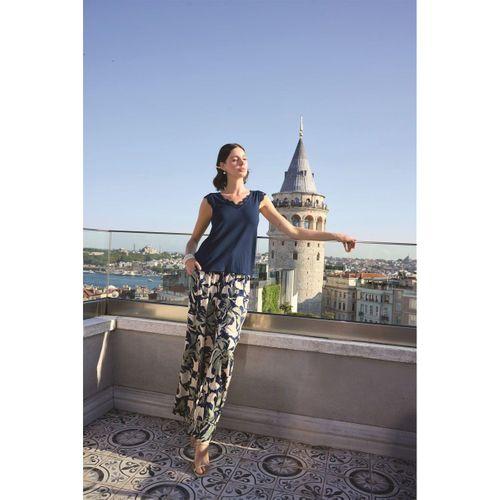 Yaprak Desenli Ve Dantelli 3'lü Pijama Takımı