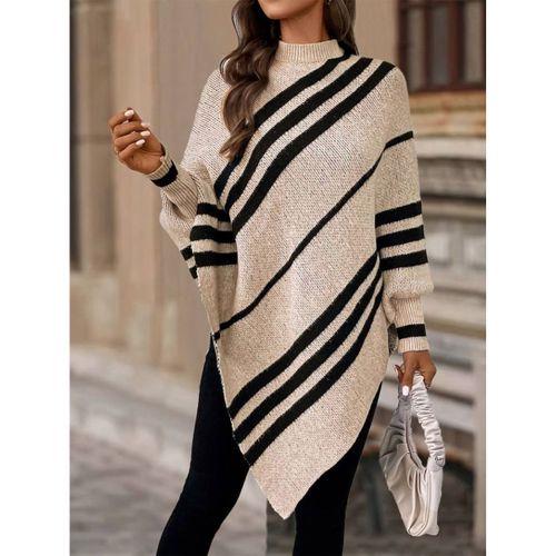 Kadın Uzun Yarasa Kollu Yüksek Boyunlu Asimetrik Kesim Triko Pelerin Kazak