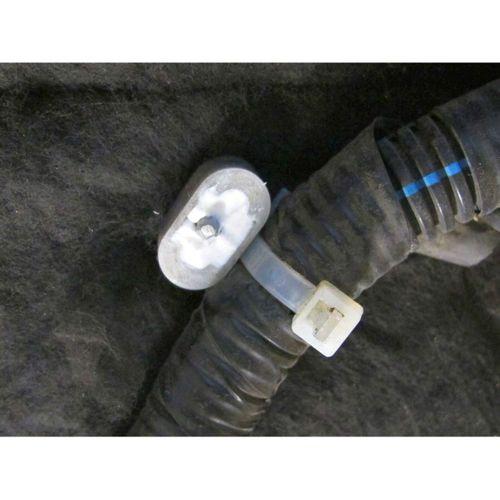 Smart Fortwo 450 + Roadster 452 Kablo Tutucu, Parça Numarası Q0008292V000000000 – Klip Yuvası – 6895392