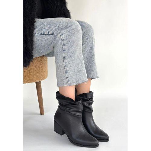 Lukana Siyah Cilt Topuklu Körüklü Bot