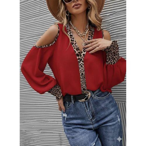 Kadın Omuzlardan Açık Yakalı önden Düğmeli Leopar Detaylı Sandy Bluz
