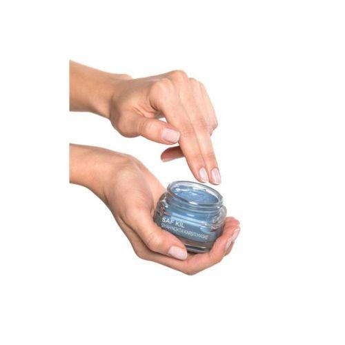 L'Oreal Paris Saf Kil Siyah Nokta Karşıtı Maske