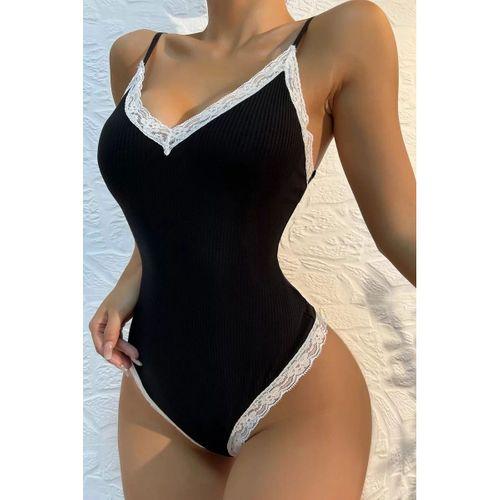 Kadın Beyaz Dantel Işlemeli Siyah Tulum Gecelik