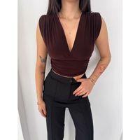 Vatkalı Kolsuz V Yaka Drapeli Crop Bluz Likralı Fit - Kahverengi