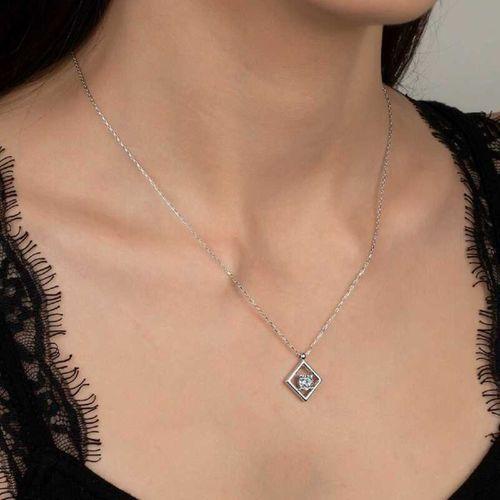 Swarovski Taşlı Lucky Life 925 Ayar Gumuss  Dörtgen Bayan Kolye