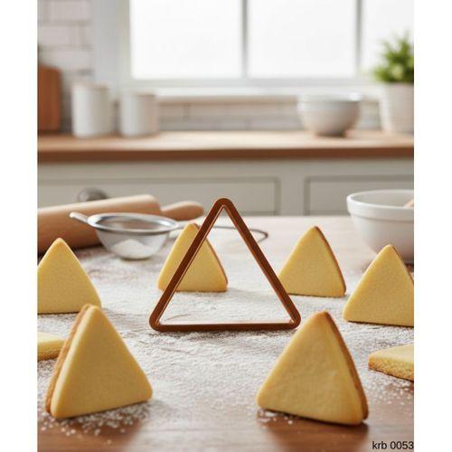 Üçgen Figürlü Kurabiye Kalıbı ve Hamur Kesici – Şeker Hamuru ve Oyun Hamuru İçin Tek Parça Kalıp