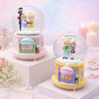 Büyük Boy Mutlu Aşıklar Tasarımlı Kar Küresi