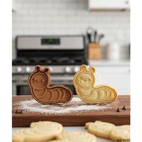 Sevimli Tırtıl Figürlü Kurabiye Kalıbı ve Hamur Kesici – Şeker Hamuru ve Oyun Hamuru İçin İki Parça Kalıp