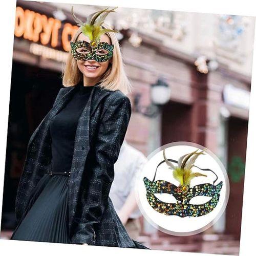 Siyah Kadife Üzeri Rengarenk Payetli Pullu Sarı Tüylü Sarı Taşlı Parti Maskesi 19x21 Cm