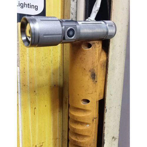 Gold Police Gp-215 Pro Şarjlı El Feneri Pm10 Led Mıklatıslı