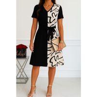 Kadın Kısa Kollu V Yakalı çift Renkli Desenli Beli Kuşaklı Atlas Elbise