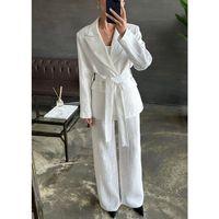 Ekru Beli Kuşaklı Ceket Ve Pantolon Parlak Takım