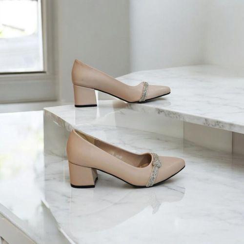 Fiyra 7034 Bej Taşlı 5 cm Kalın Kare Bayan Topuklu Ayakkabı