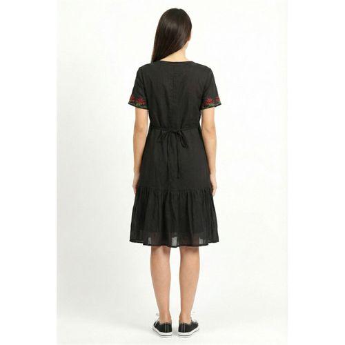 Kısa Kol Gülbin Bağcıklı V Yaka Nakışlı Yazlık Vual Kısa Elbise Siyah Syh