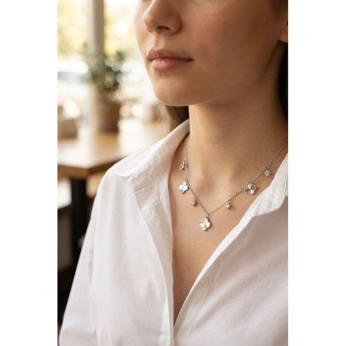 Pirinç Gümüş Renk Zirkon Taşlı Yonca Model Kadın Kolye
