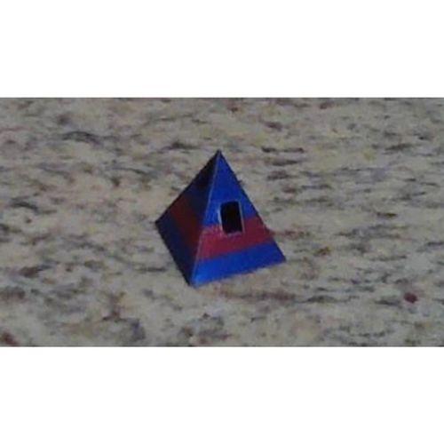 Piramit Poker Çip Tutucu – 3D Baskı Poker Aksesuarı (Bu ürün Sadece Plastik parçadır - Almadan Önce Soru Sorabilirsiniz)