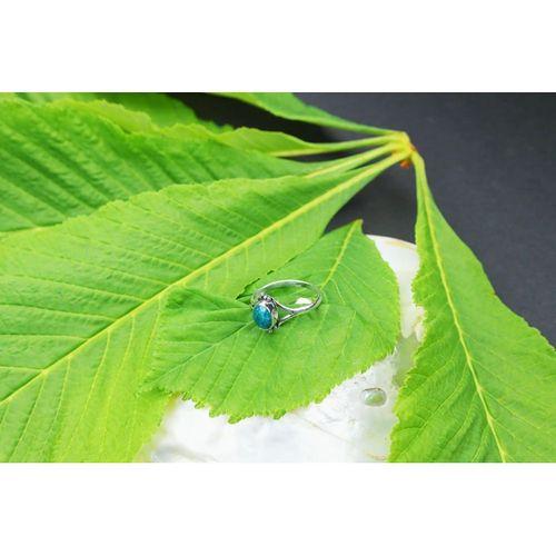 Fasetli Zümrüt Taşlı Zarif Yüzük