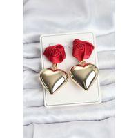 Pirinç Gold Kalpli Kırmızı Gül Model Kadın Küpe