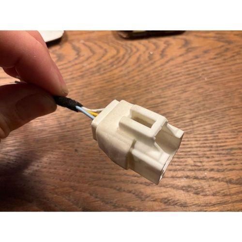 - Volvo İçin Priz (Bu ürün Sadece Plastik parçadır - Almadan Önce Soru Sorabilirsiniz)