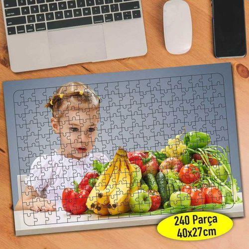 Sebzelere Bakan Kız Çocuğu 240 Parça Puzzle Yapboz Tablo-6157721