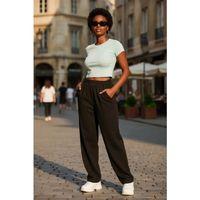 Kadın Beyaz Modern Fit Yuvarlak Yaka Crop Bluz