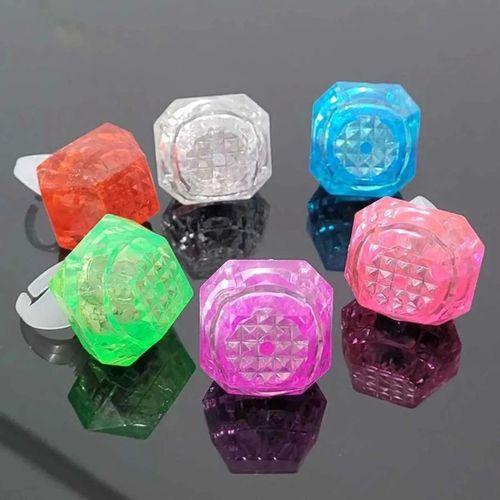 Kristal Tasarımlı Led Glow Işıklı 3 Modlu Yeşil Yüzük 3.5 X 5 Cm - Lisinya