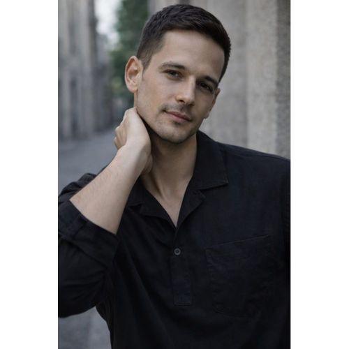 Sartre Apaş Yaka Tek Cepli İnce Modal Kumaş Uzun Kollu Yazlık Gömlek - Siyah