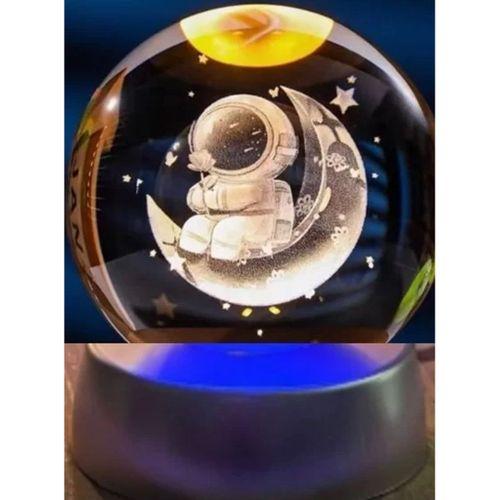 Ay Üstünde Astronot Tasarımlı Plastik Altlıklı Işıklı Cam Küre