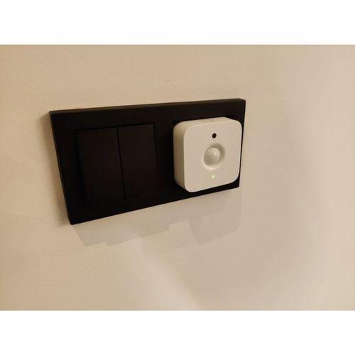 Hue Hareket Sensörü Priz Tutucu Gira 55 Üzerinde Test Edildi (Bu ürün Sadece Plastik parçadır - Almadan Önce Soru Sorabilirsiniz)