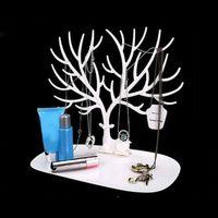 Geyik Tasarımlı Takı Standı Beyaz