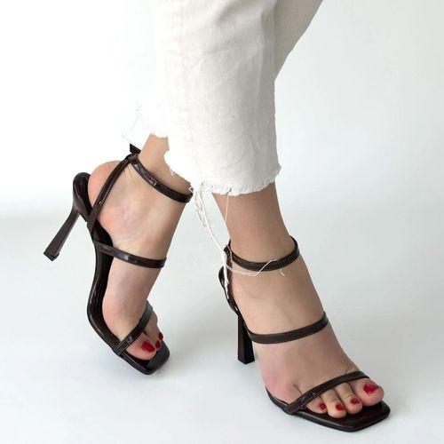 Umira Kahverengi Rugan Topuklu Bilekten Kemerli Ayakkabı