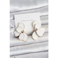 Beyaz Mineli Lotus Model Pirinç Kadın Küpe