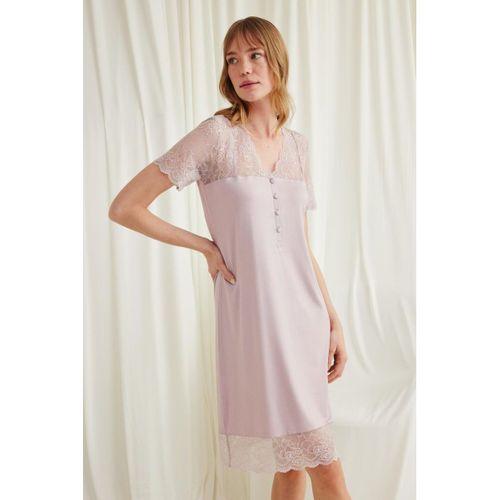 Yakası Kolu Omzu Ve Etek Ağzı Dantelli Önü Düğmeli Gecelik