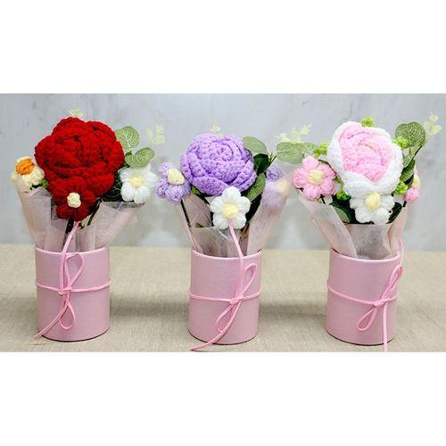 El Örgüsü Saksıda Gül Buketi