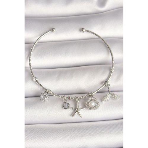 Pirinç Gümüş Renk Sallantı Zirkon Taşlı Deniz Yıldız Figür Balık Kuyruğu Detay Charm Kadın Bileklik