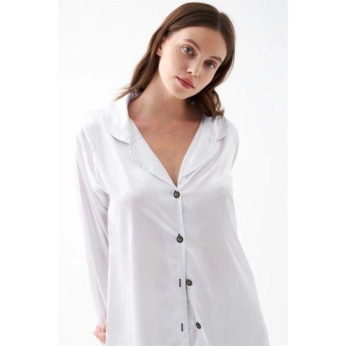 Kadın Beyaz Oversize Saten Pijama Takımı – Rahat Kesim Şık Ev Giyim Seti