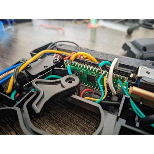 Sega Saturn Virtua Gun Pi Pico Montaj Plakası (Bu ürün Sadece Plastik parçadır - Almadan Önce Soru Sorabilirsiniz)