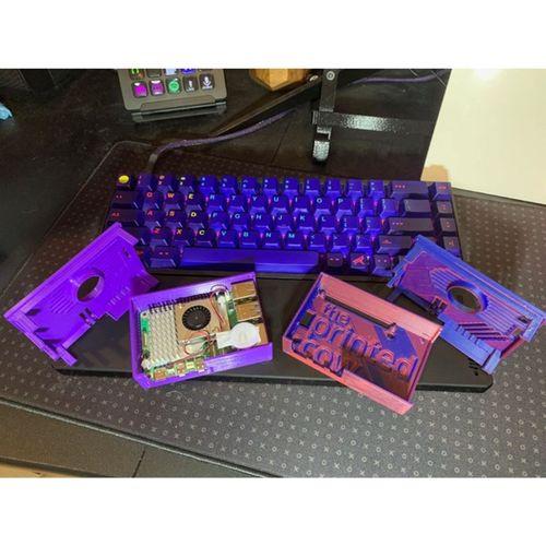 Retro Raspberry Pi 5 Kasa 2 Parça Tak Fit Vida Gerektirmeyen (Bu ürün Sadece Plastik parçadır - Almadan Önce Soru Sorabilirsiniz)