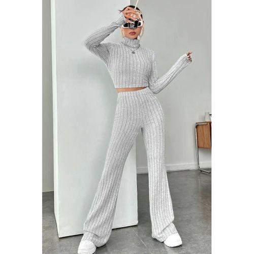Kadın Gri Çizgili Boğazlı Crop Top Yüksek Bel Pantolon Takım Şık 2’li Set