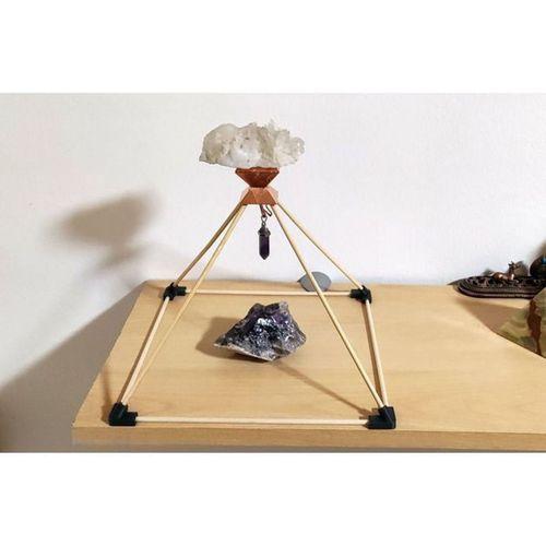 Enerji Piramidi 17 Cm (Bu ürün Sadece Plastik parçadır - Almadan Önce Soru Sorabilirsiniz)