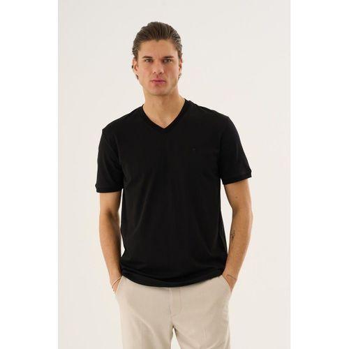 V Yaka Basic T-shirt