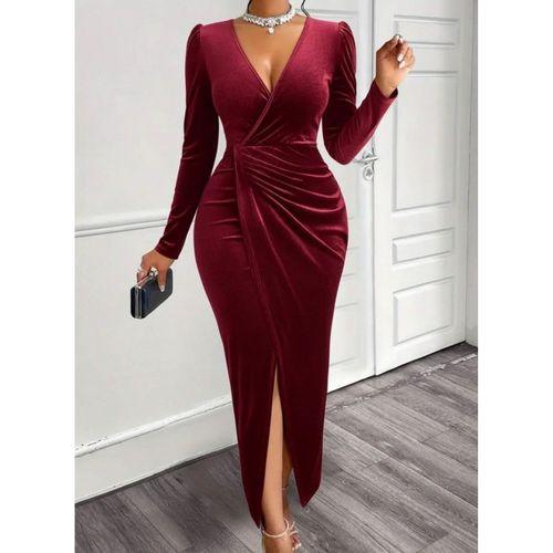 Kadın Uzun Kollu Kruvaze Yaka önünden çapraz Detaylı Uzun Kadife Elbise