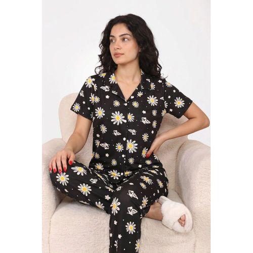 Kadın Pijama Takımı - Papatya Ve Kelebek Desenli Kısa Kollu Gömlek Yaka Milan Kumaş, Siyah